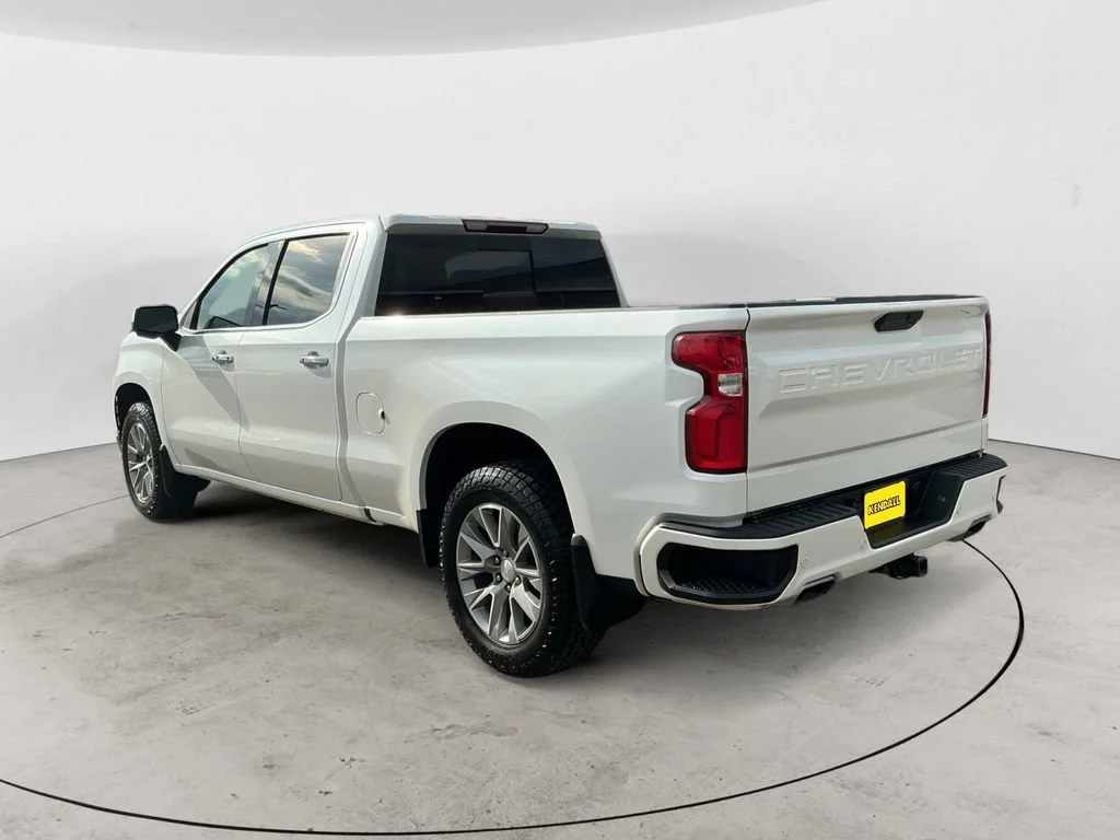 Used 2022 Iridescent Pearl Tricoat Chevrolet High Country image 7