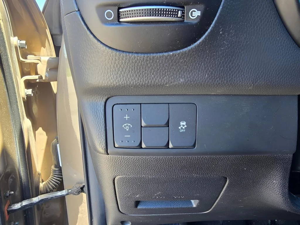 Used 2015 Latte Brown Kia Base image 23