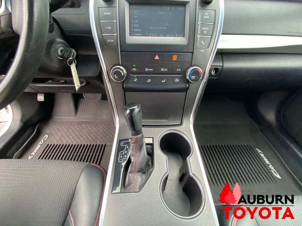 Used 2017 Ice Cap Toyota SE image 38