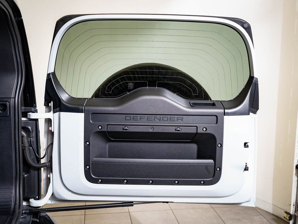 2022 Land Rover Defender V8 - Photo 18