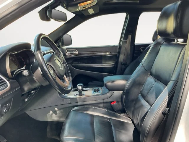 Used 2015 White Jeep Limited image 11