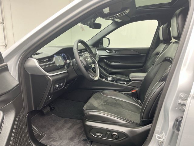 Used 2025 Silver Zynith Jeep Altitude X image 10