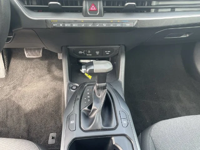 2025 Kia K4 LXS - Photo 25
