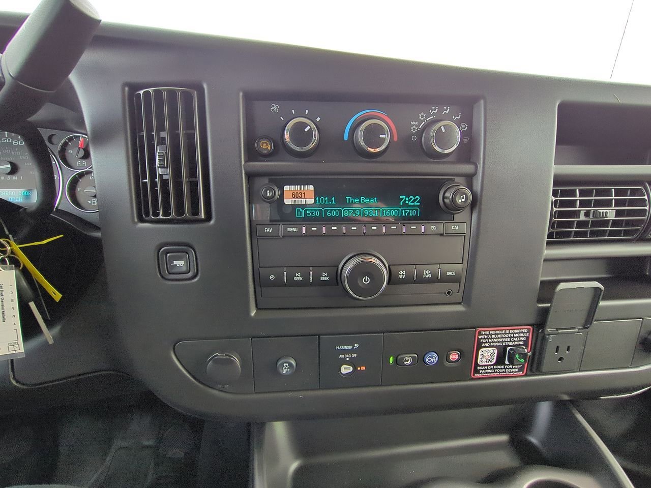 2025 Chevrolet Express Cargo Work Van - Photo 13