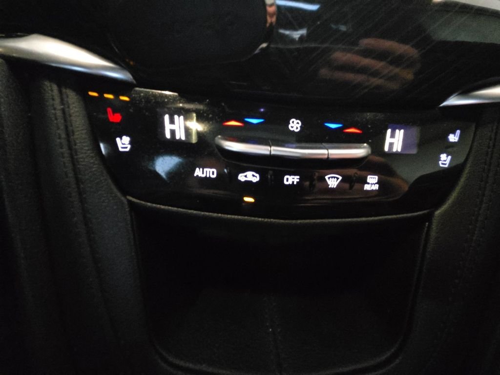Used 2021 Gray Cadillac Premium Luxury image 17