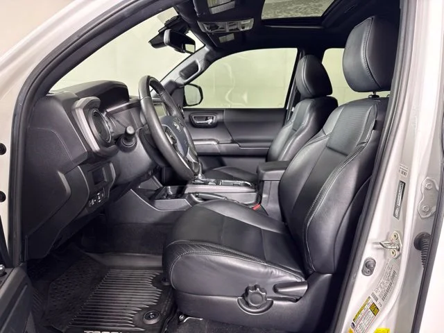Certified Used 2018 Super White Toyota TRD Off-Road image 11