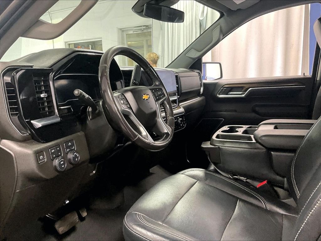 Used 2022 Gray Chevrolet LT image 7