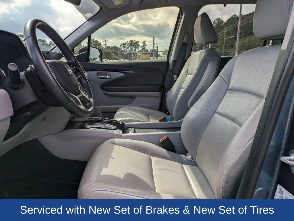 Used 2021  Honda Touring image 14