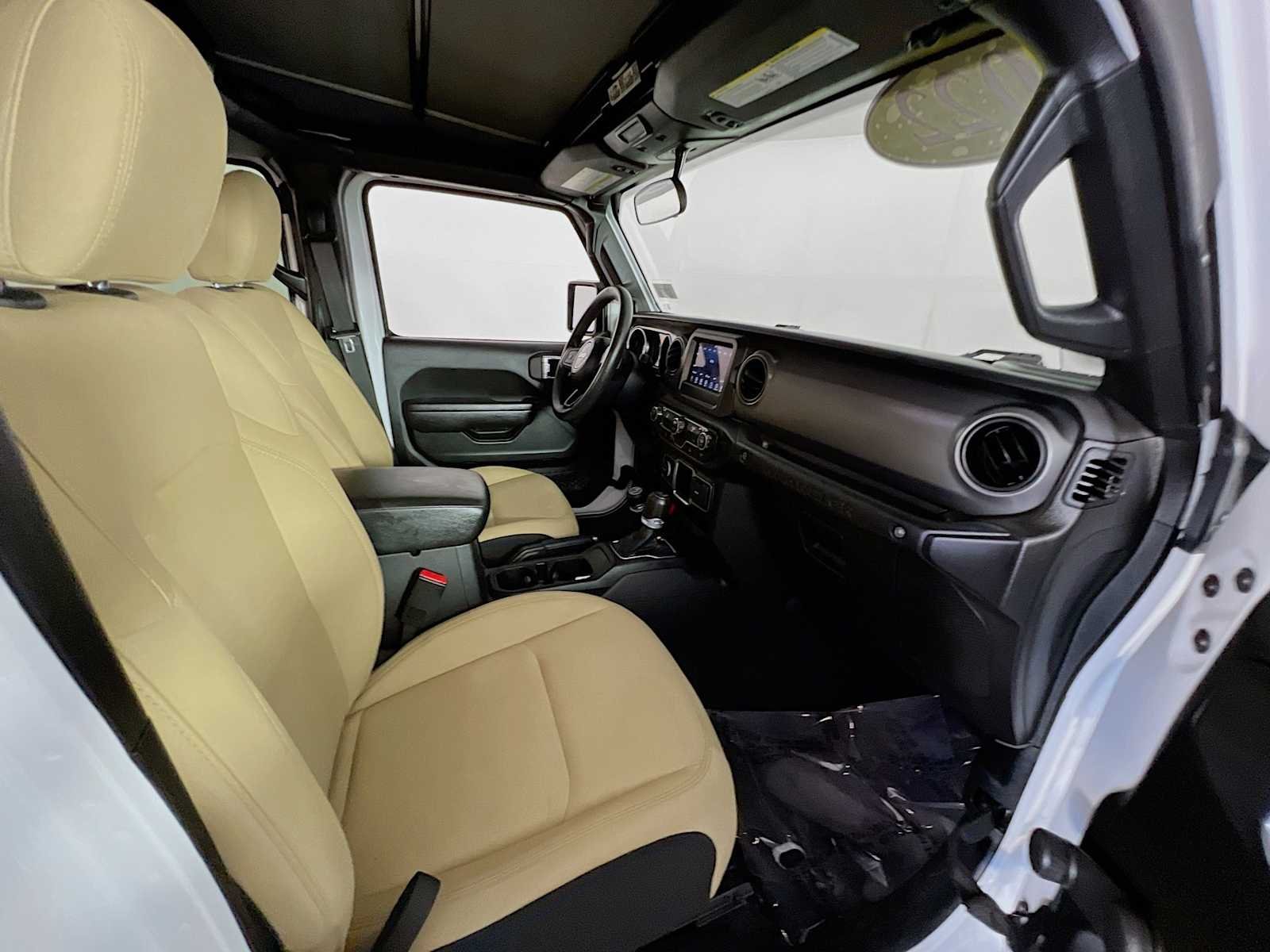 Used 2022 Bright White Clearcoat Jeep Unlimited Sport image 27