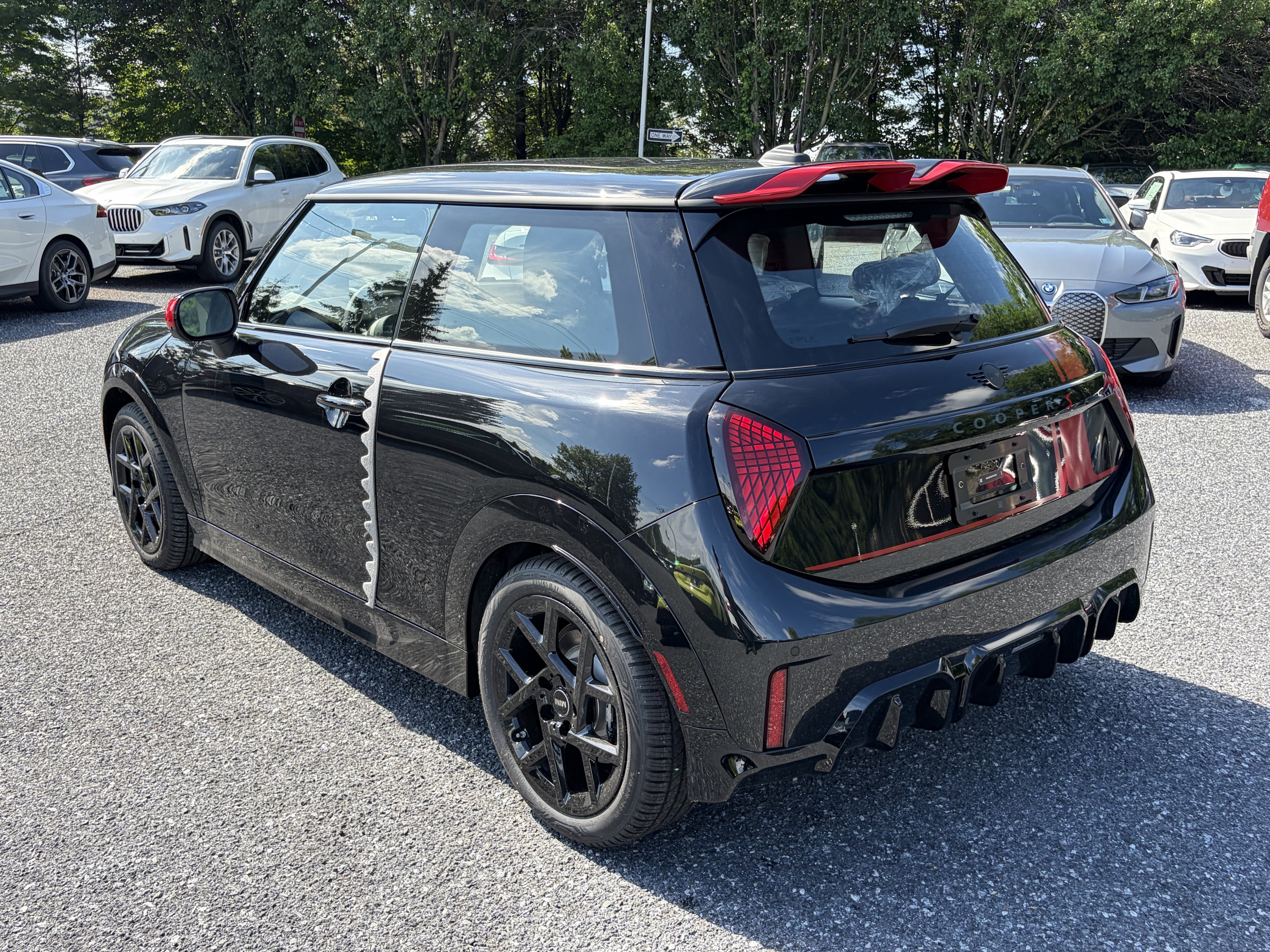 New 2026 Midnight Black II Metallic MINI Iconic image 5