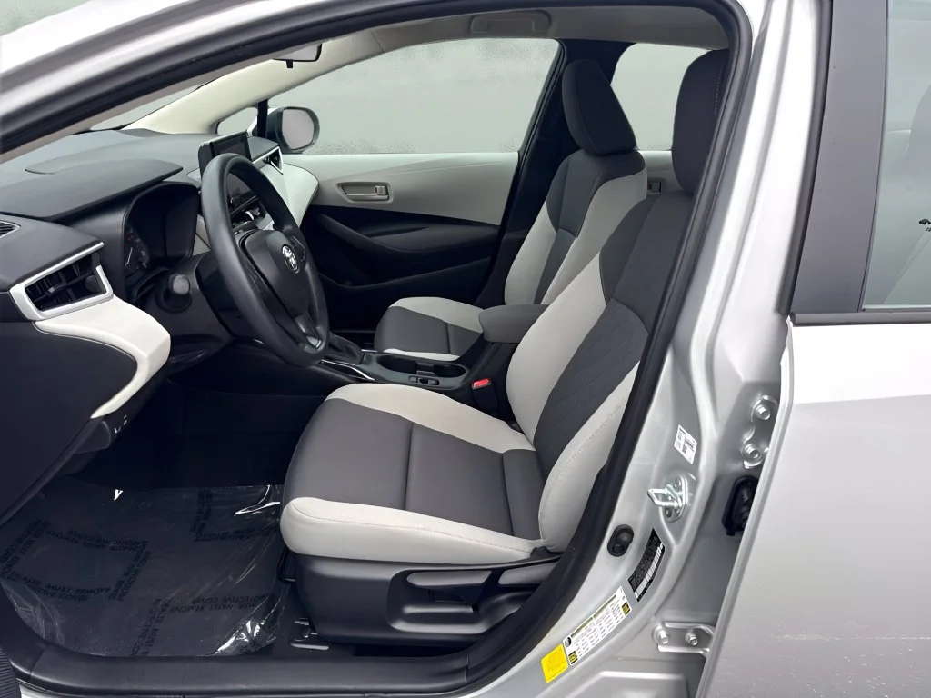 Used 2025 Silver Toyota LE image 9