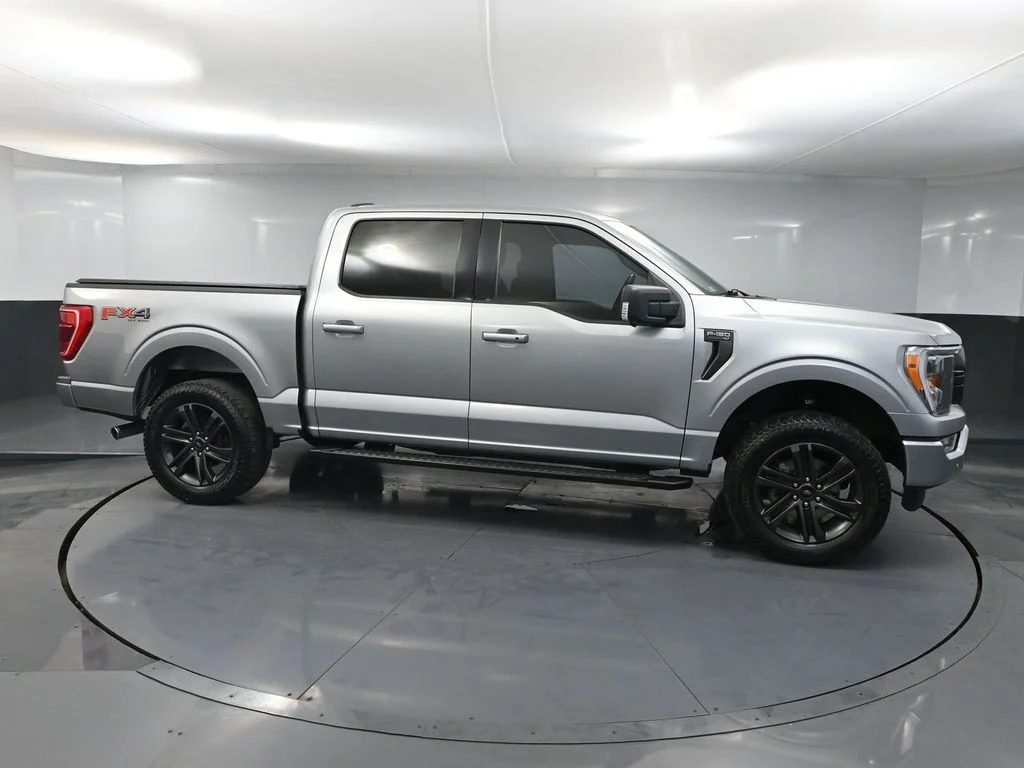 Used 2022 Silver Ford XLT image 3