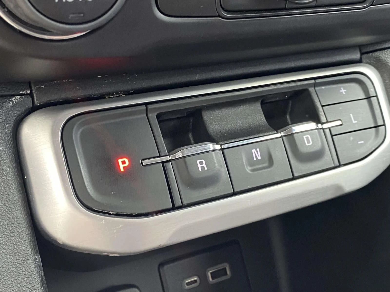 Used 2023 Silver GMC SLE image 20