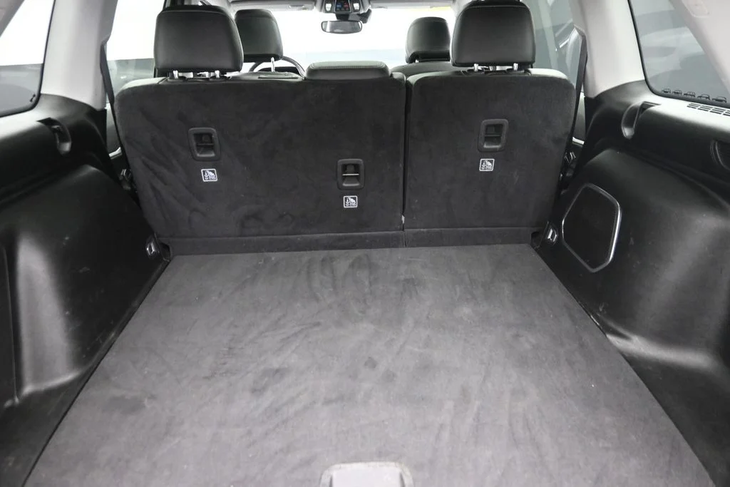 Used 2022 White Jeep 4xe image 11