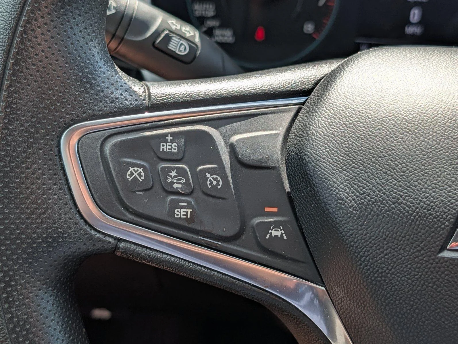 Used 2024 Sterling Gray Metallic Chevrolet LT image 25