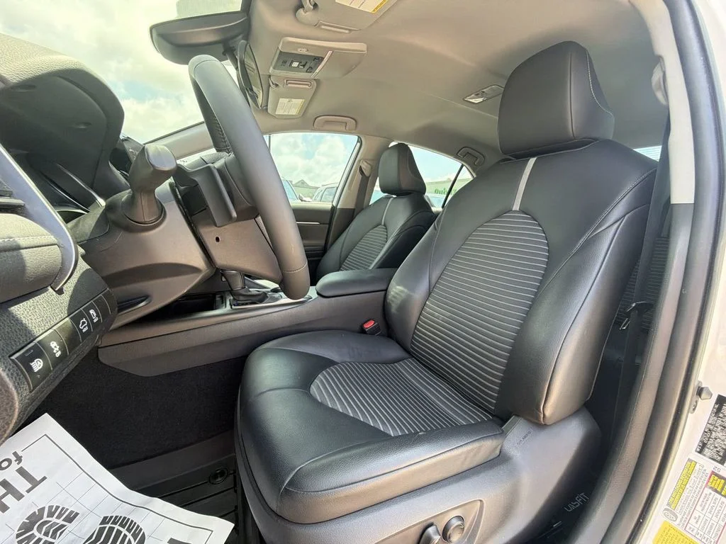 Used 2021 White Toyota SE image 25