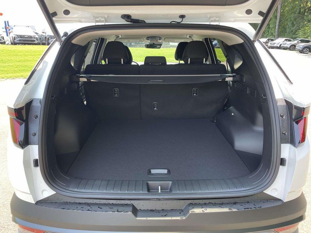 New 2026 White Hyundai SEL AWD image 9