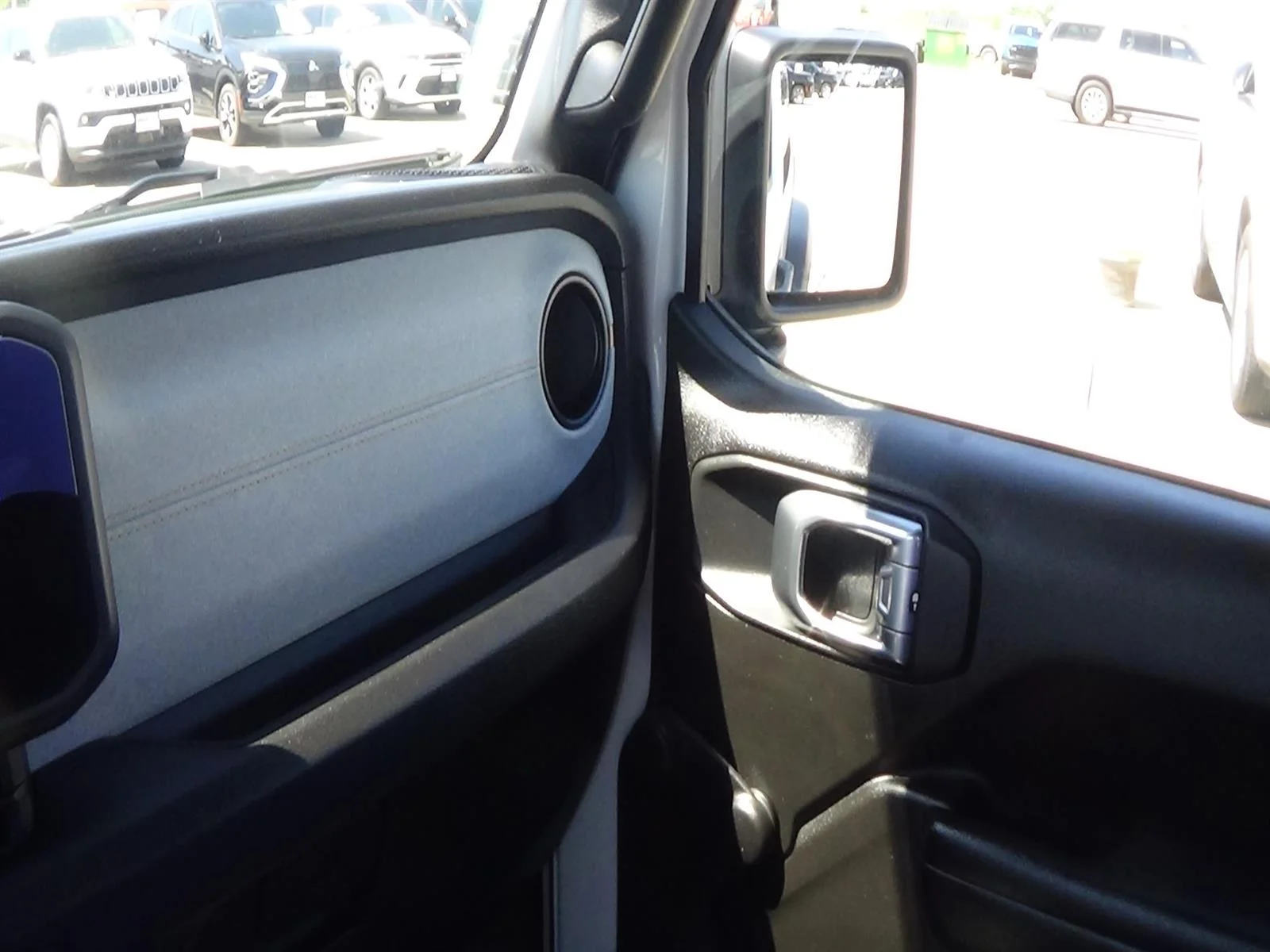 Used 2024 Bright White Clear Coat (pw7) Jeep Sport image 23