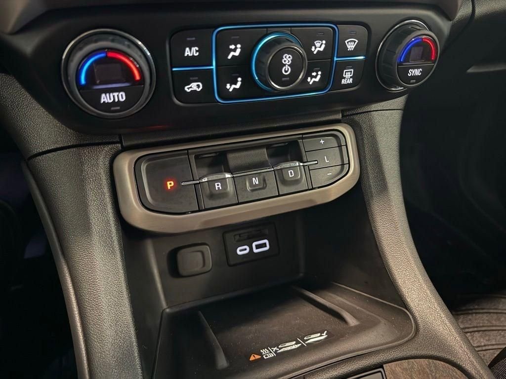 Used 2023 Silver GMC Denali image 13