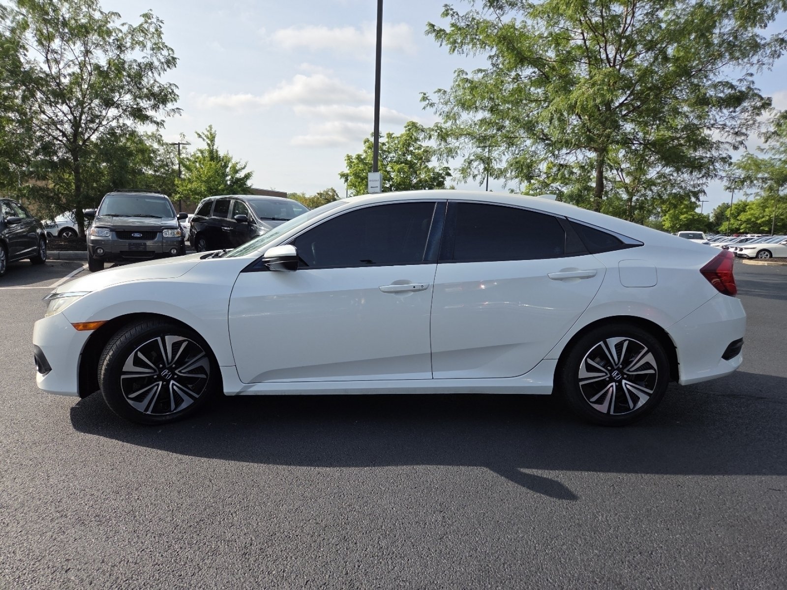 2017 Honda Civic EX-L - Photo 19