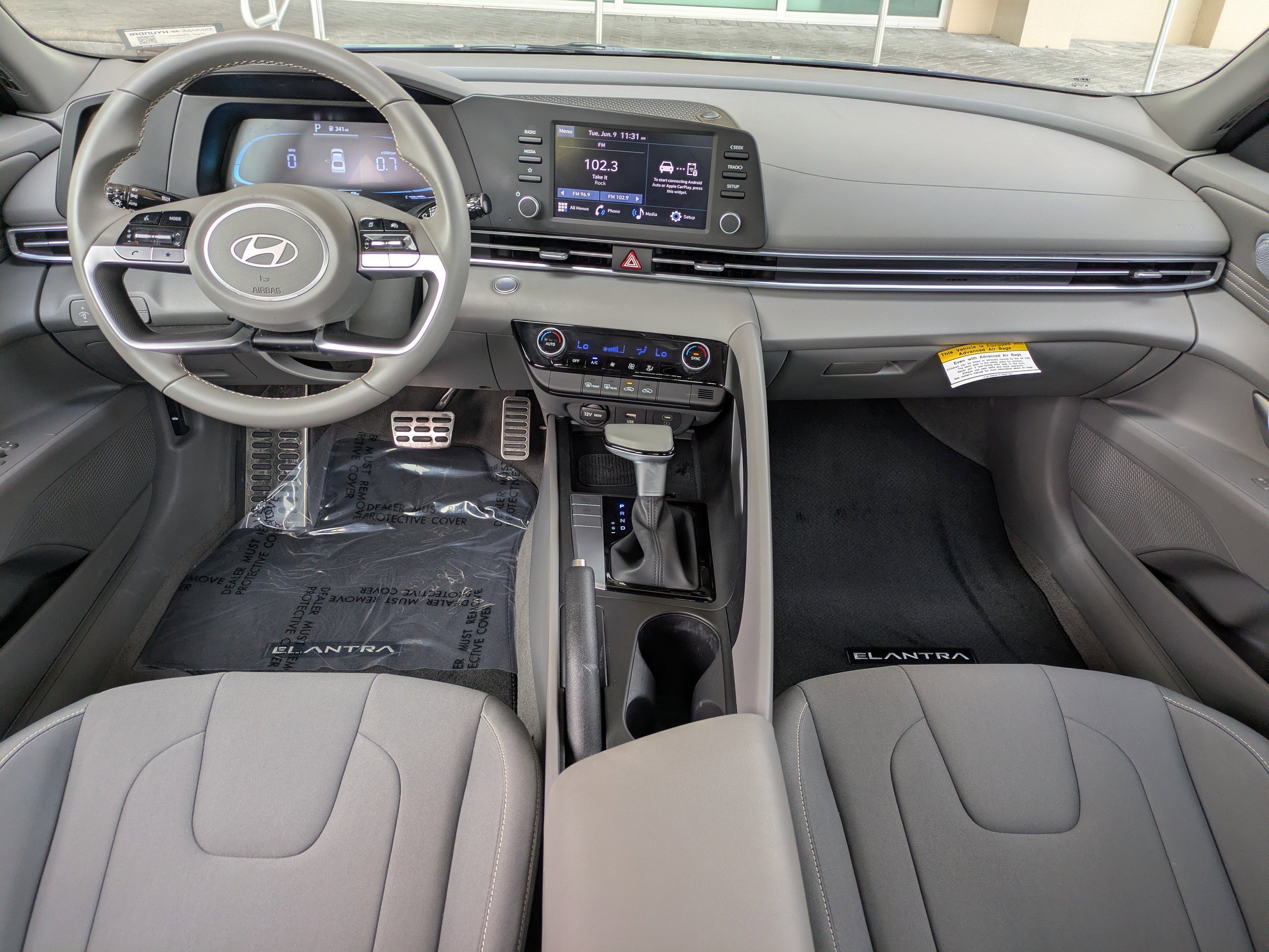2025 Hyundai Elantra SEL - Photo 13