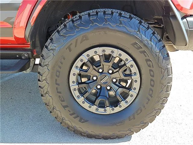 Used 2024 Hot Pepper Red Metallic Tinted Clearcoat Ford Raptor 4x4 image 6