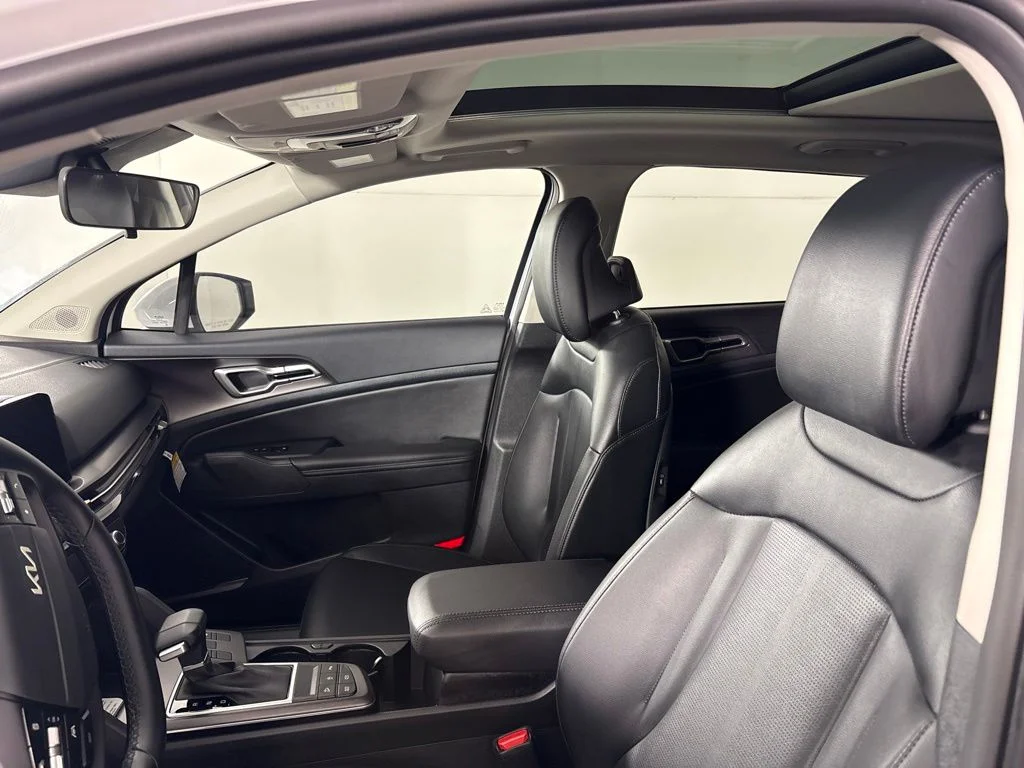 New 2026 Glacial White Pearl Kia EX image 28