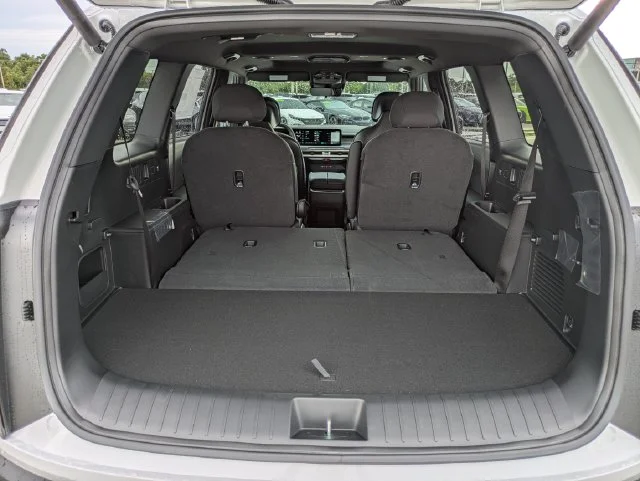 New 2027 White Kia S image 13