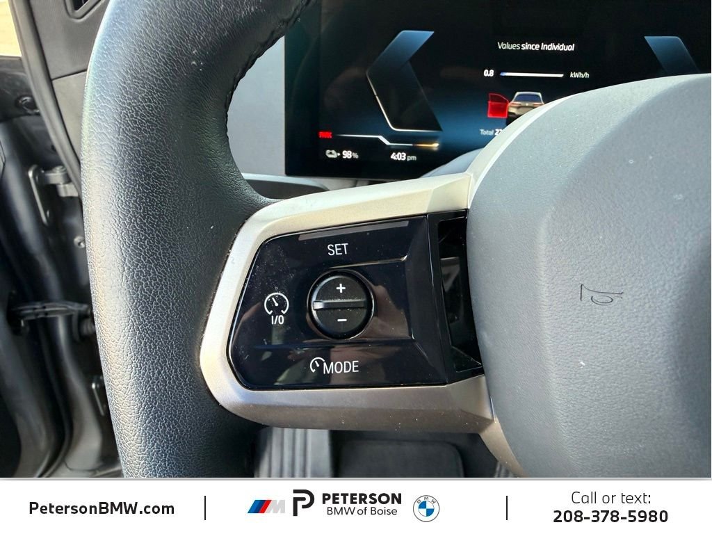 Used 2024 Gray BMW xDrive50 image 34