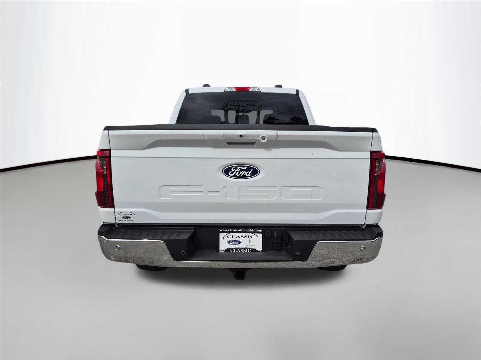 New 2026 Oxford White Ford XLT image 6
