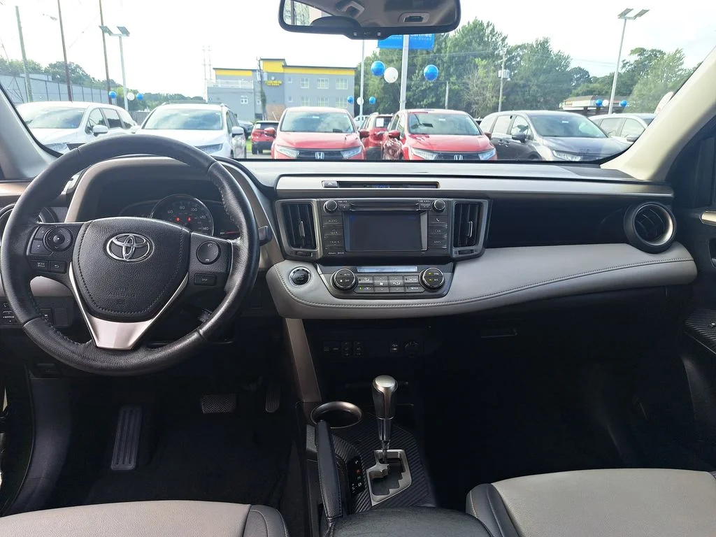 Used 2013 Green Toyota Limited image 15