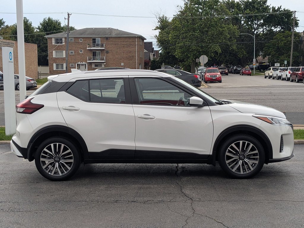 Used 2022 Aspen White Tricoat Nissan SV image 4