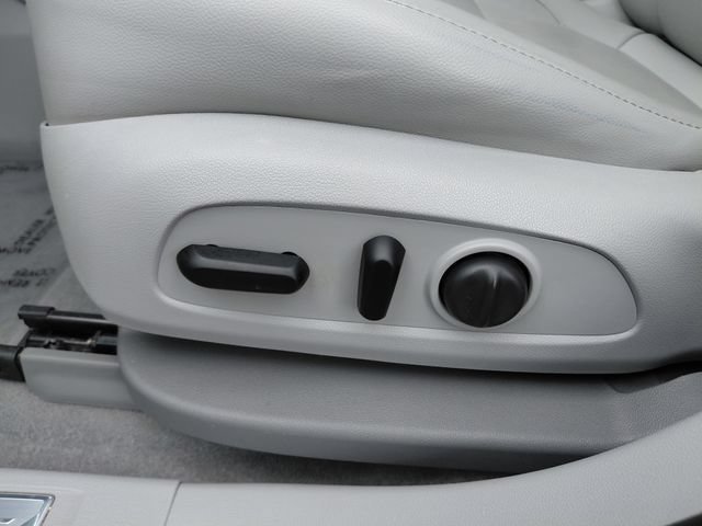 Used 2018 QUICKSILVER METALLIC GMC SLT image 22