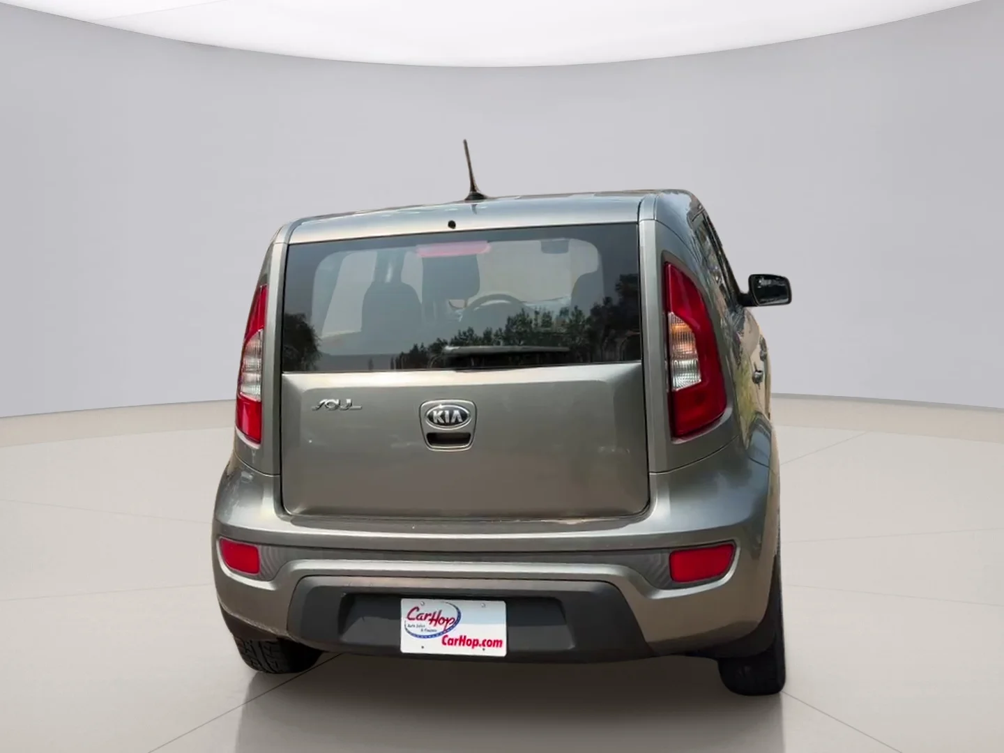 Used 2013 Silver Kia ! WAGON image 4