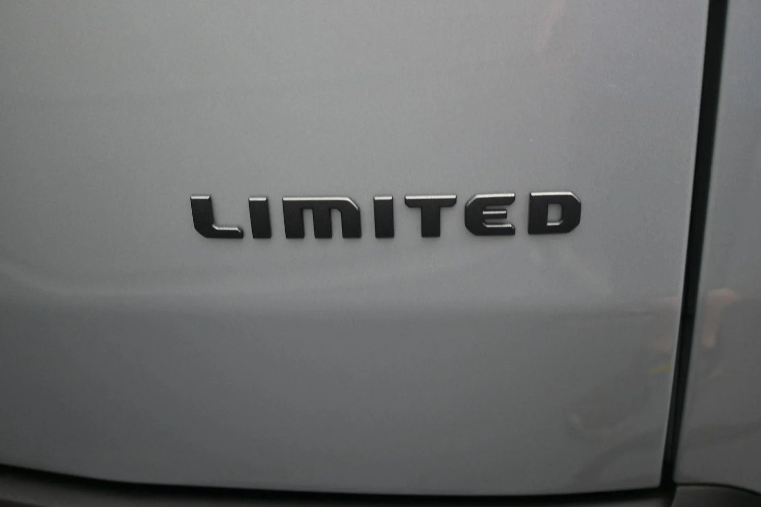 New 2026 Silver Zynith Clear-Coat Exterior Paint Jeep Laredo image 14