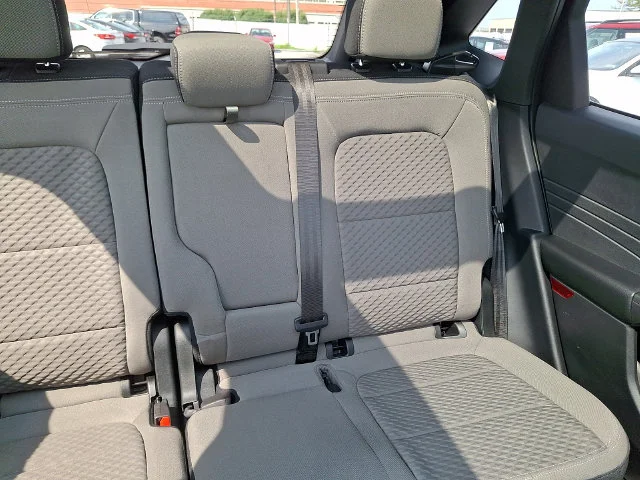 Used 2022 Gray Ford SE image 20