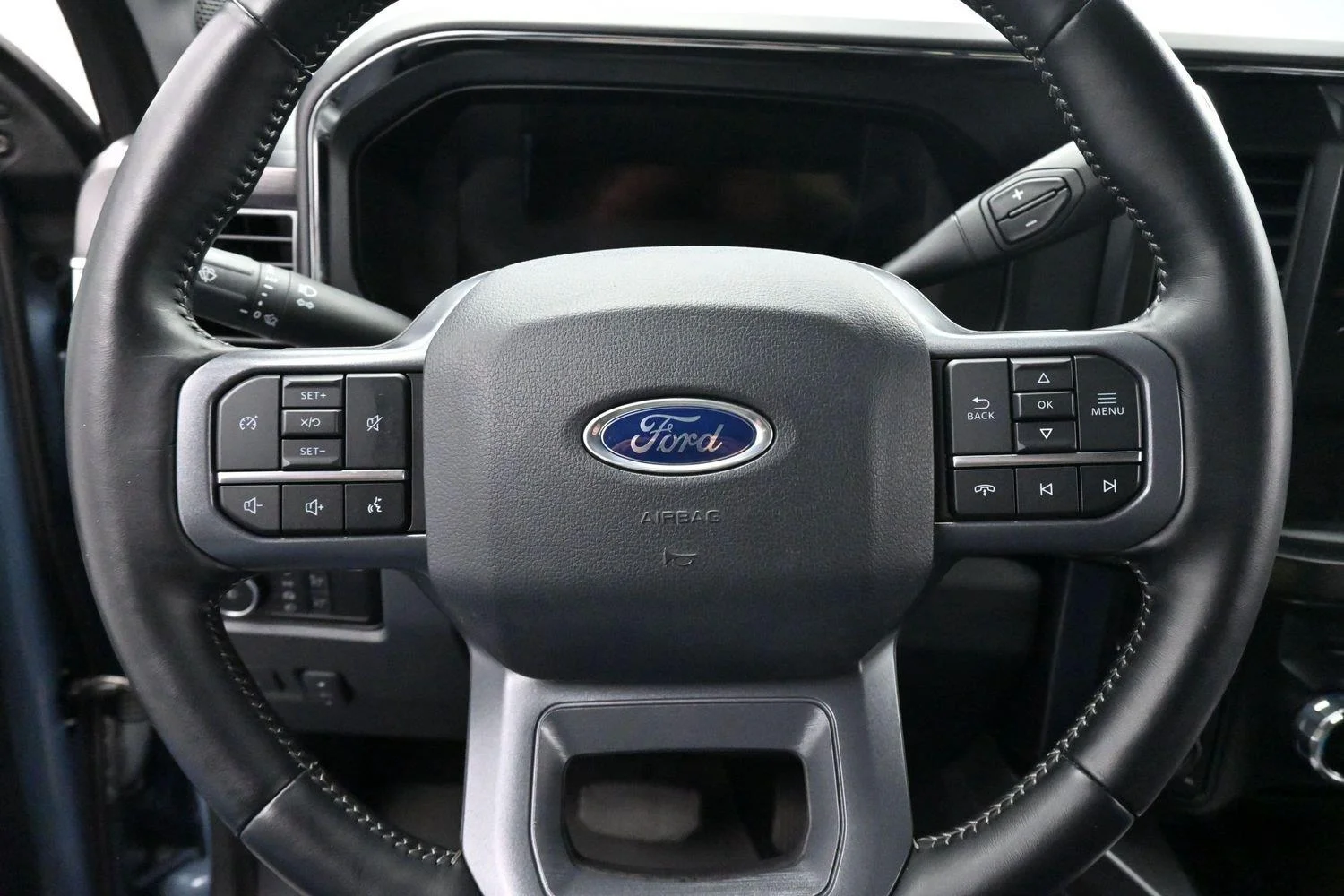 Used 2023 Azure Gray Metallic Tri-Coat Ford Lariat image 17