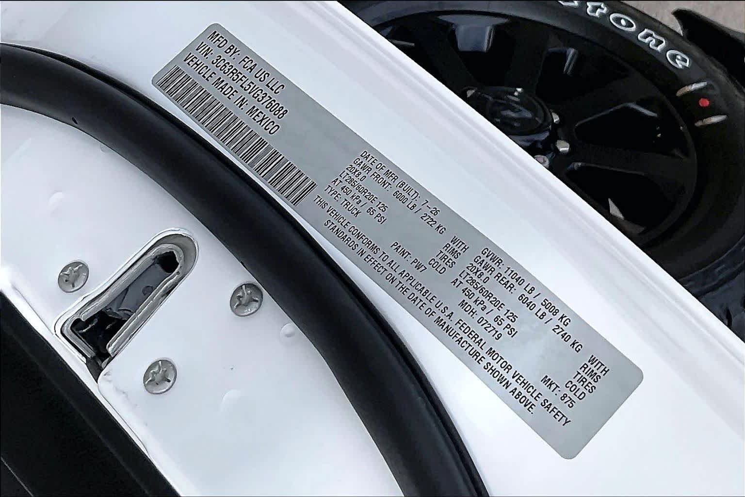 New 2027 Bright White Clear-Coat Exterior Paint RAM Laramie image 20