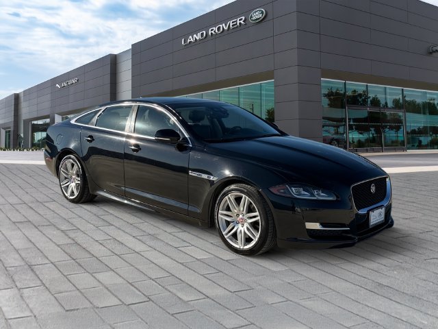 Used 2019 Santorini Black Metallic Jaguar R-Sport image 7