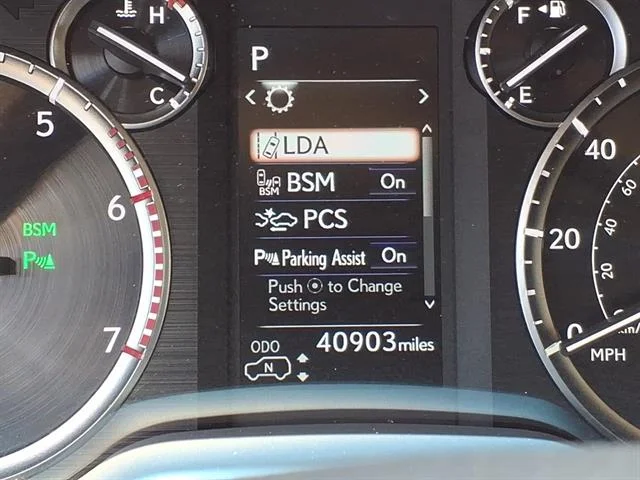 Used 2020 Starfire Pearl Lexus Luxury image 8