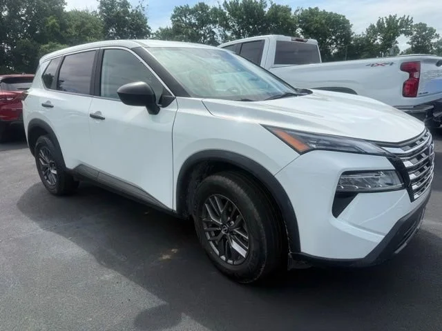 Used 2024 White Nissan S image 3