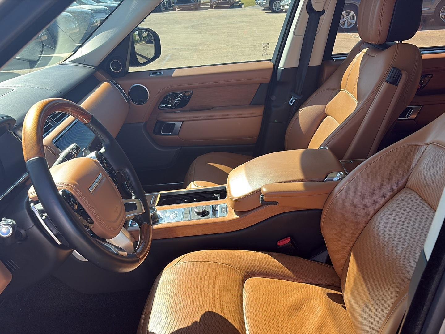 Used 2019 Silicon Silver Premium Metallic Land Rover Autobiography image 5