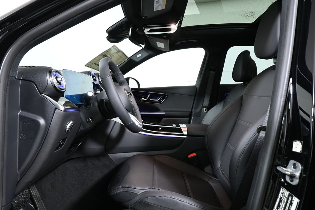 Used 2026 Black Mercedes-Benz GLC 300 image 3