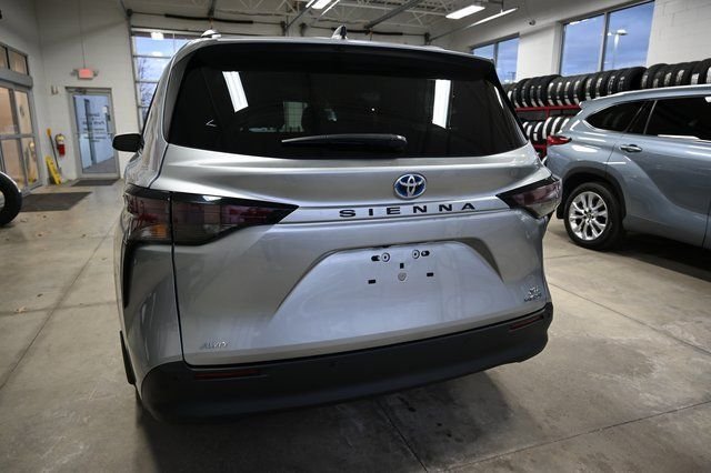 2023 Toyota Sienna XLE - Photo 7