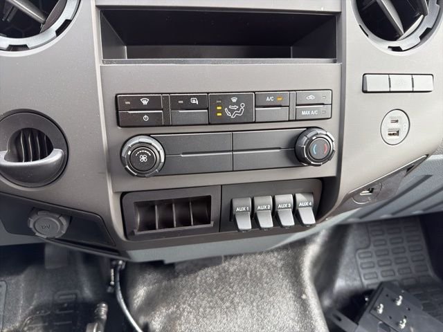 2024 Ford F-650 - Photo 15