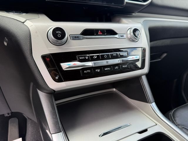 Used 2023 Gray Ford XLT image 15