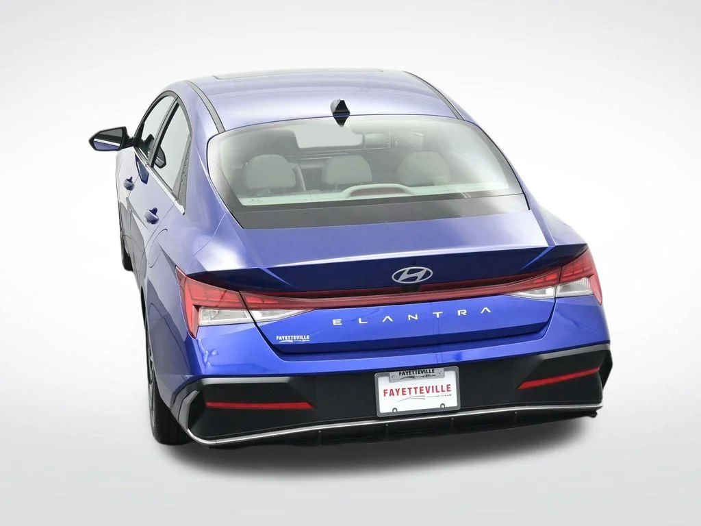 Used 2025 Blue Hyundai SEL Convenience image 27