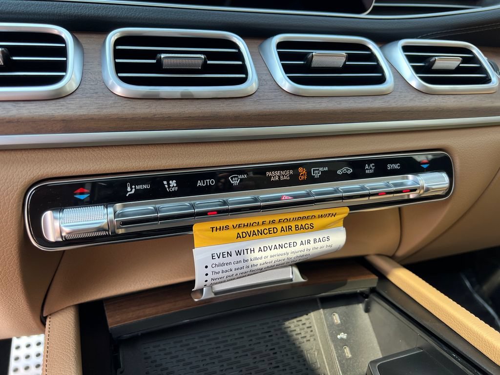 New 2026 MANUFAKTUR Ireland Mid Green Metallic Mercedes-Benz GLS 450 image 58