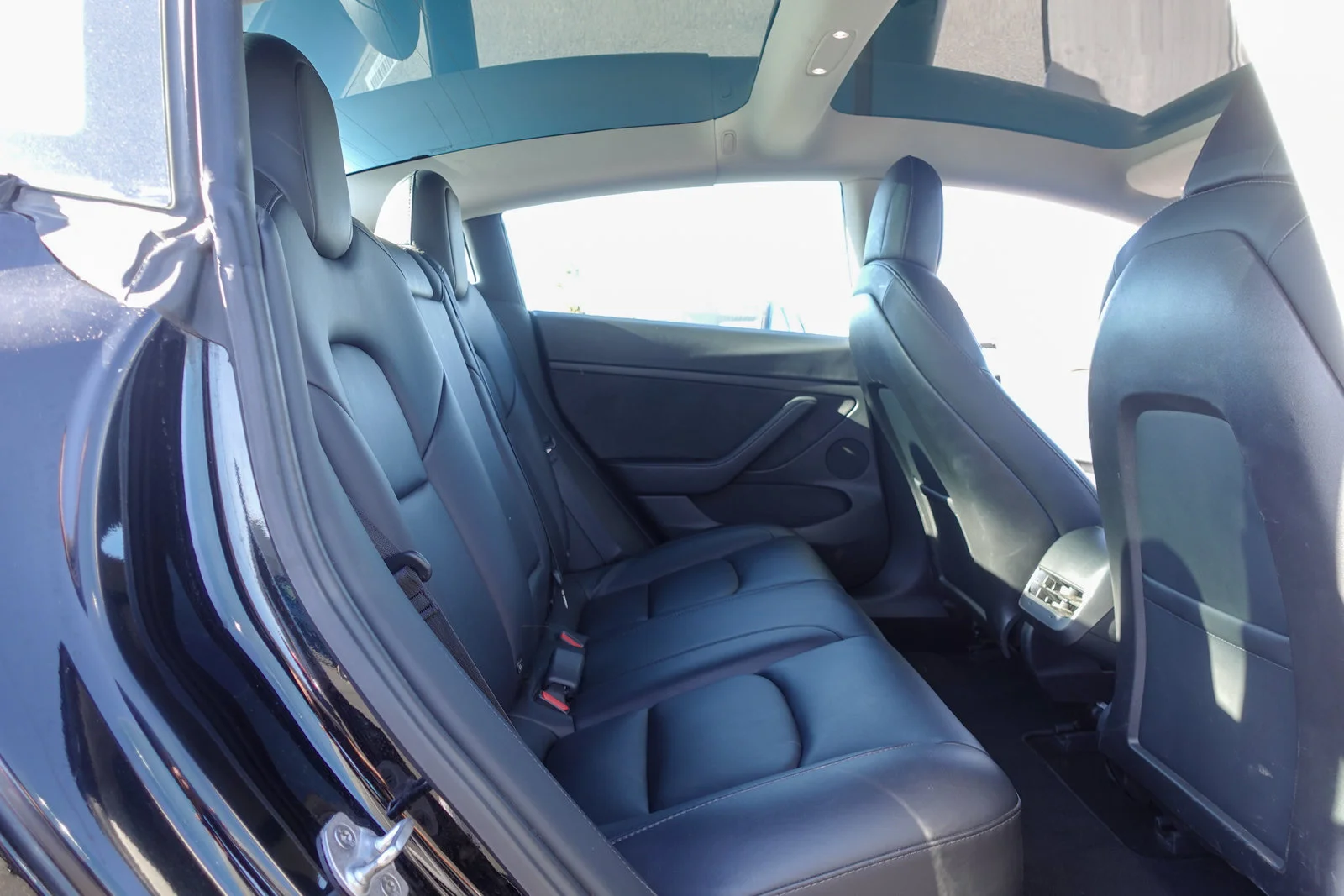 Used 2022 Solid Black Tesla Long Range image 14