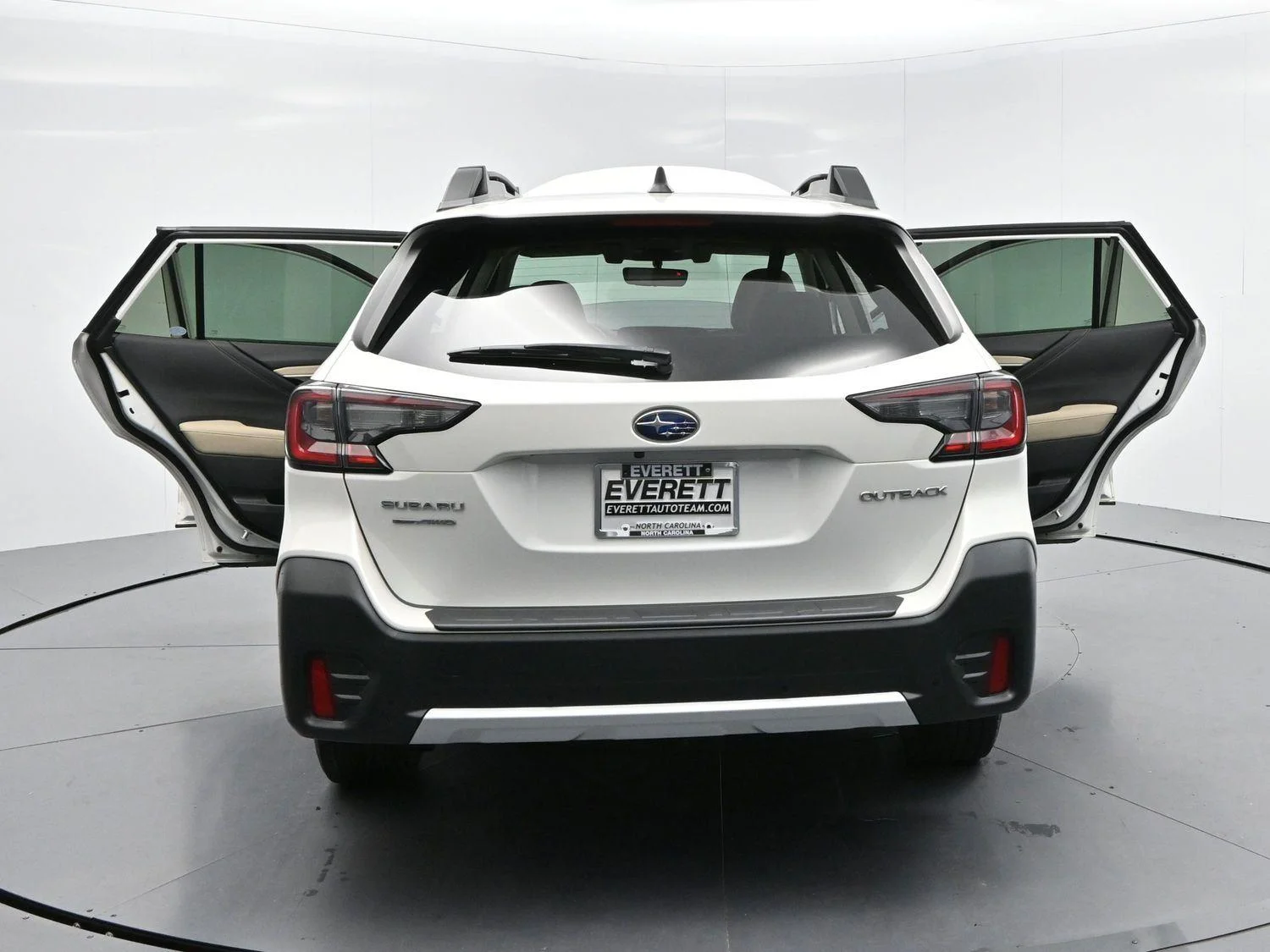 Used 2022 Crystal White Pearl Subaru Limited image 38